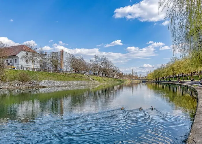 City Flow - Happy Apartmán *