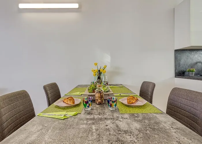 Apartman City Flow - Happy *